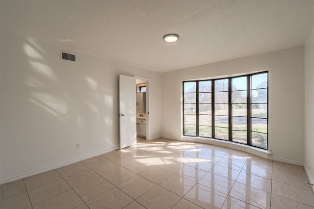 3325 Shady Hollow Lane, Dallas, TX 75233