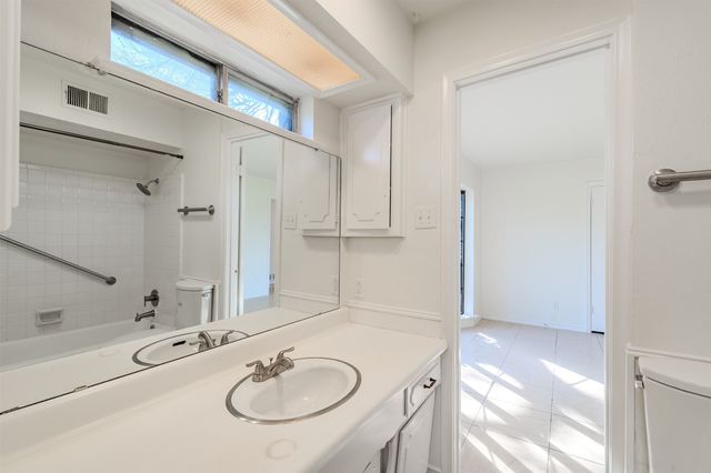 3325 Shady Hollow Lane, Dallas, TX 75233