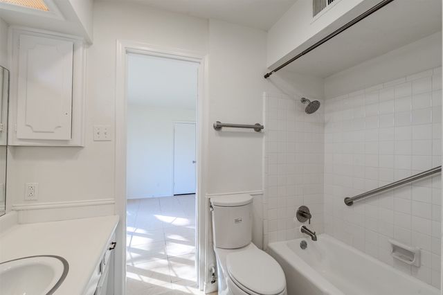 3325 Shady Hollow Lane, Dallas, TX 75233