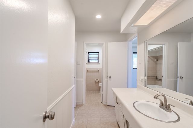 3325 Shady Hollow Lane, Dallas, TX 75233