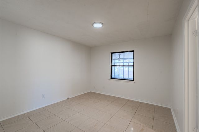 3325 Shady Hollow Lane, Dallas, TX 75233