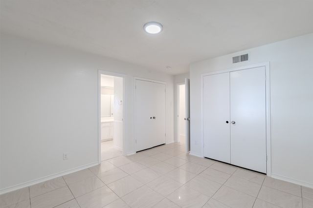 3325 Shady Hollow Lane, Dallas, TX 75233