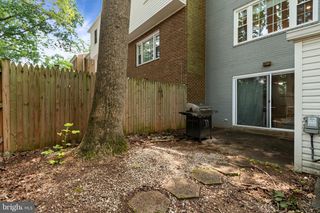 6627 BURLINGTON PL, Springfield, VA 22152