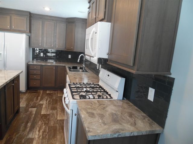 3995 Sherwood Lakes Boulevard, Jackson, MI 49201