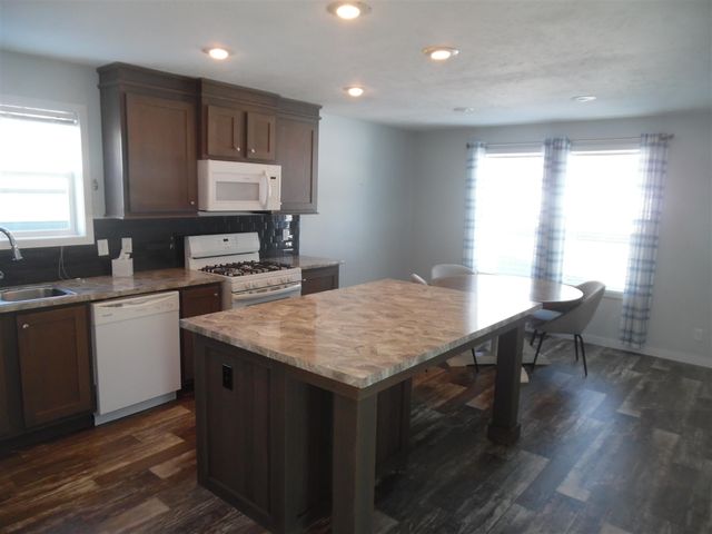 3995 Sherwood Lakes Boulevard, Jackson, MI 49201