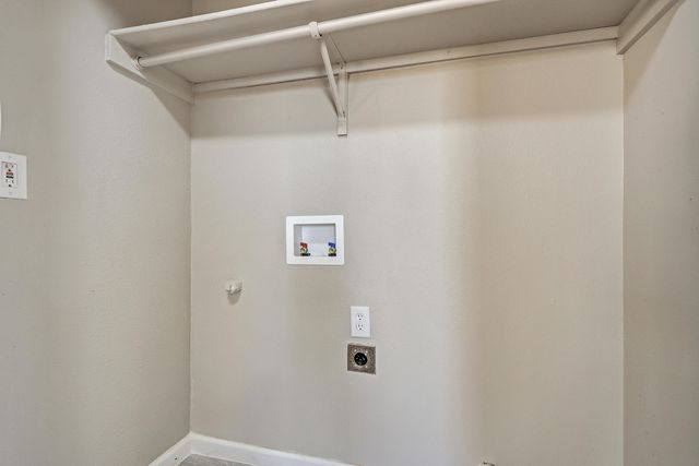 6 El Tigre Drive, Los Lunas, NM 87031