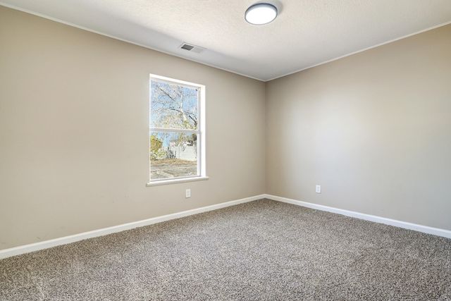 6 El Tigre Drive, Los Lunas, NM 87031