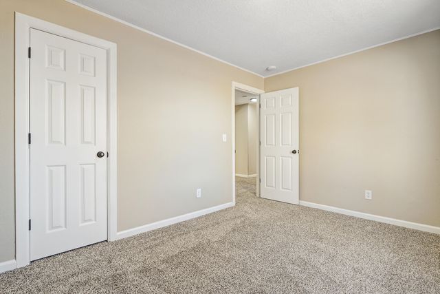 6 El Tigre Drive, Los Lunas, NM 87031