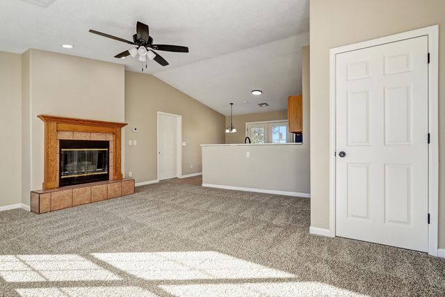 6 El Tigre Drive, Los Lunas, NM 87031