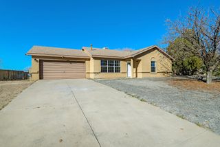 6 El Tigre Drive, Los Lunas, NM 87031