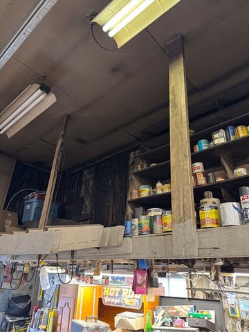 819 Main Rd, Westport, MA 02790