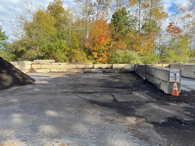 819 Main Rd, Westport, MA 02790