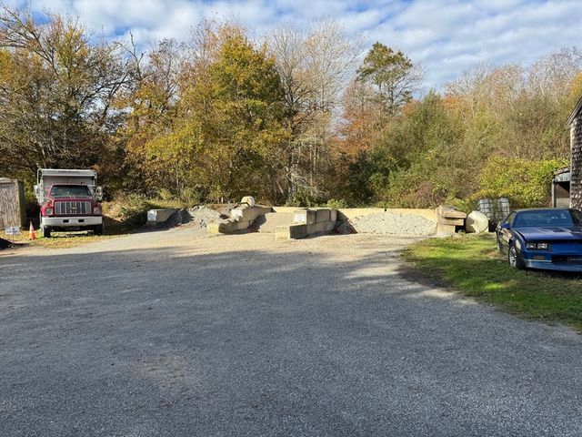 819 Main Rd, Westport, MA 02790