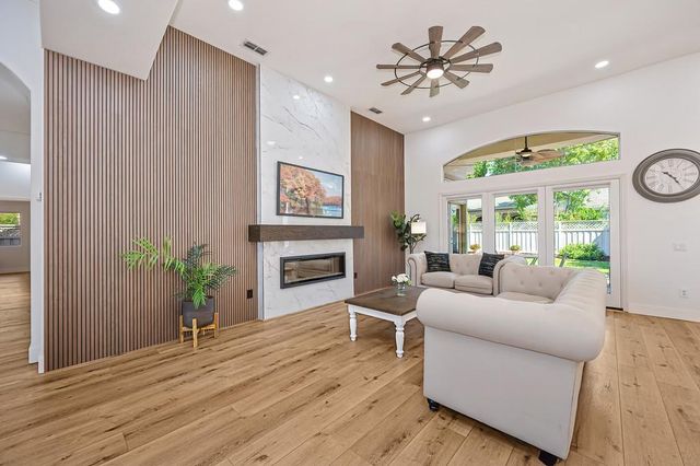 816 Dragonfly Ct, Roseville, CA 95747