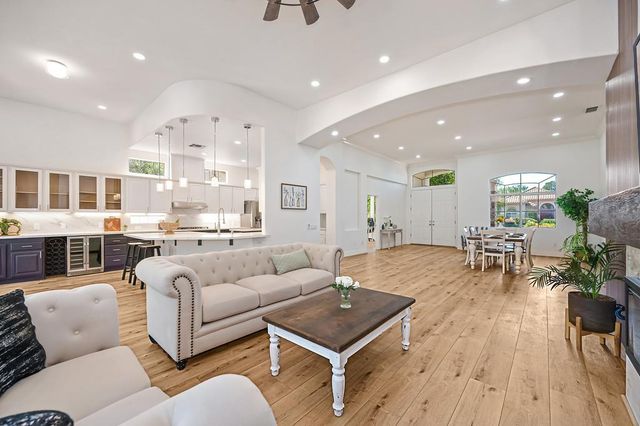 816 Dragonfly Ct, Roseville, CA 95747