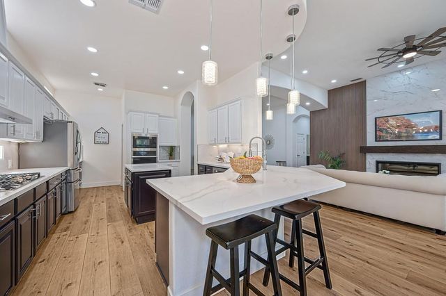 816 Dragonfly Ct, Roseville, CA 95747