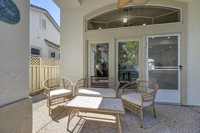 816 Dragonfly Ct, Roseville, CA 95747