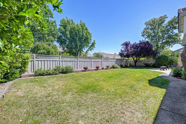 816 Dragonfly Ct, Roseville, CA 95747