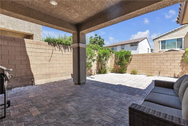 9950 Coyote Echo Court, Las Vegas, NV 89166
