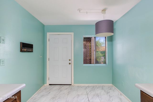 6 E MANZANITA Drive, Phoenix, AZ 85020