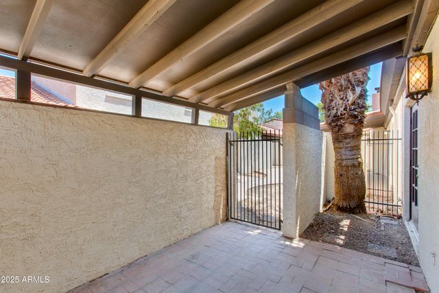 6 E MANZANITA Drive, Phoenix, AZ 85020