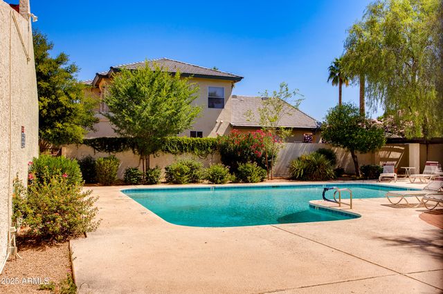 6 E MANZANITA Drive, Phoenix, AZ 85020