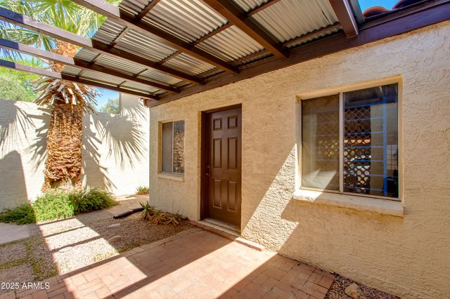 6 E MANZANITA Drive, Phoenix, AZ 85020