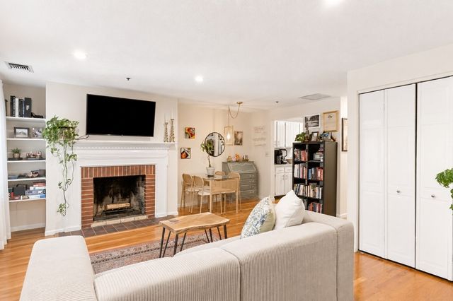 15 Main Street B, Boston, MA 02129