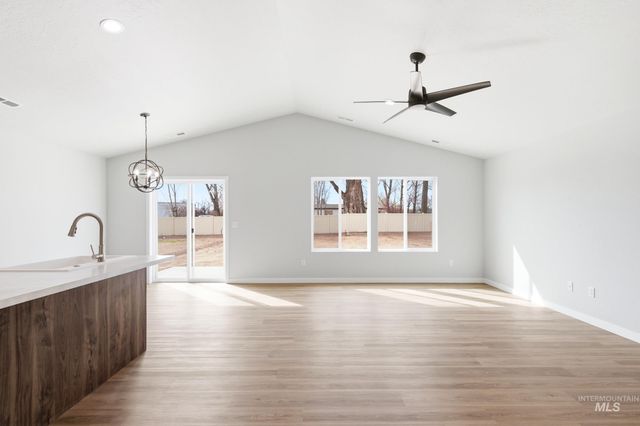 4214 Austin St, Caldwell, ID 83605