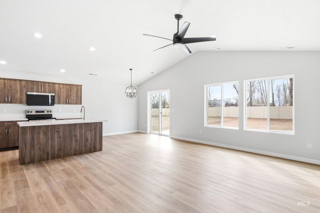 4214 Austin St, Caldwell, ID 83605