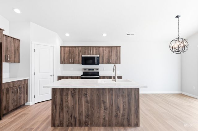 4214 Austin St, Caldwell, ID 83605