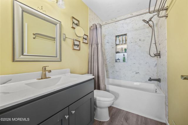 103 Bedford Place, Morganville, NJ 07751