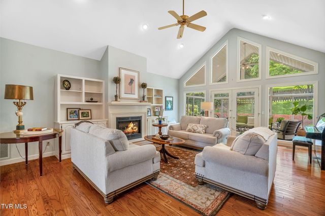 4 Roundtree Court, Johnson City, TN 37604