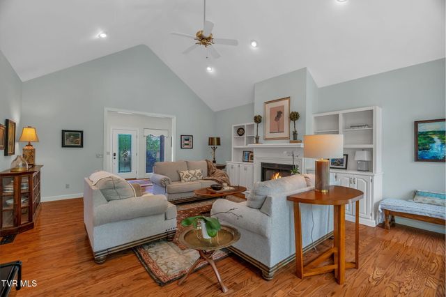 4 Roundtree Court, Johnson City, TN 37604