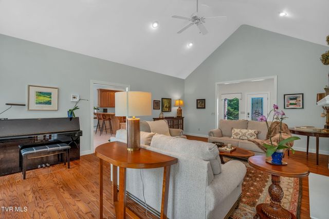 4 Roundtree Court, Johnson City, TN 37604