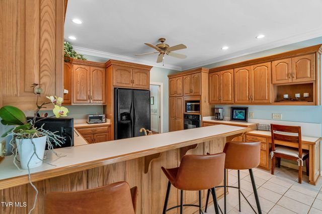 4 Roundtree Court, Johnson City, TN 37604