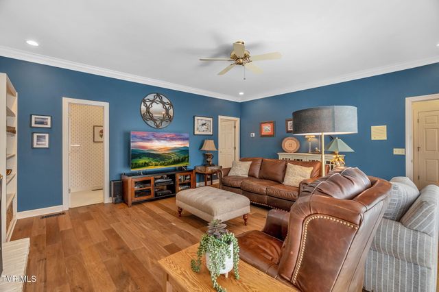 4 Roundtree Court, Johnson City, TN 37604