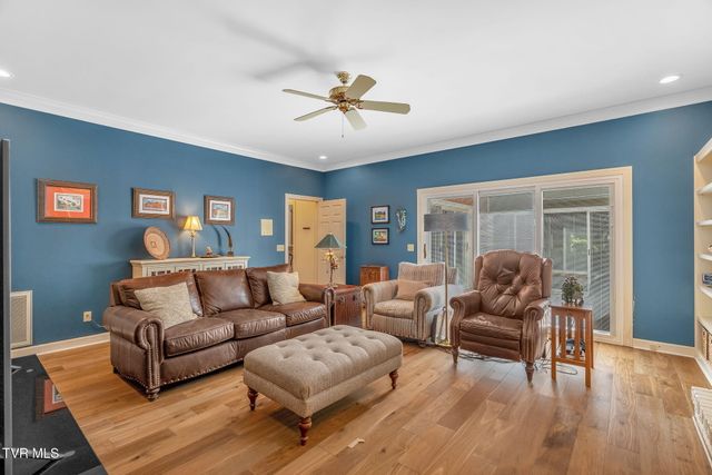 4 Roundtree Court, Johnson City, TN 37604