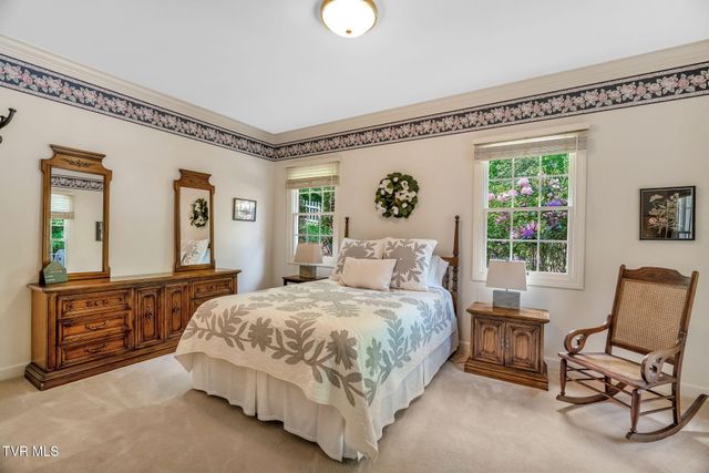4 Roundtree Court, Johnson City, TN 37604