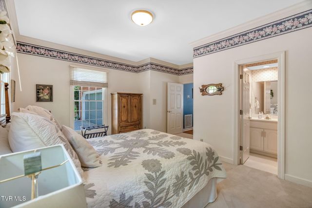 4 Roundtree Court, Johnson City, TN 37604