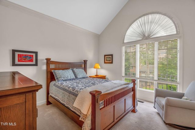 4 Roundtree Court, Johnson City, TN 37604