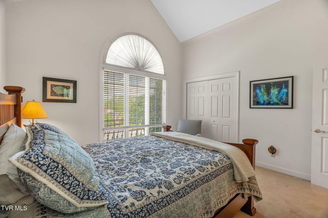 4 Roundtree Court, Johnson City, TN 37604
