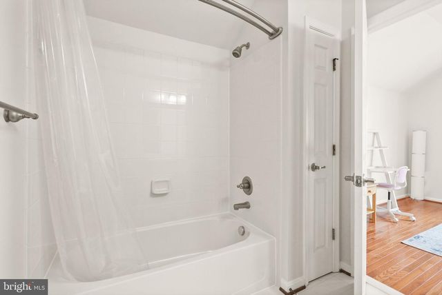 8317 MIDDLE RUDDINGS DR, Lorton, VA 22079