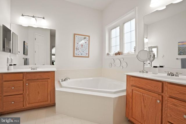 8317 MIDDLE RUDDINGS DR, Lorton, VA 22079