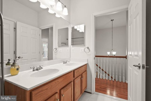 8317 MIDDLE RUDDINGS DR, Lorton, VA 22079