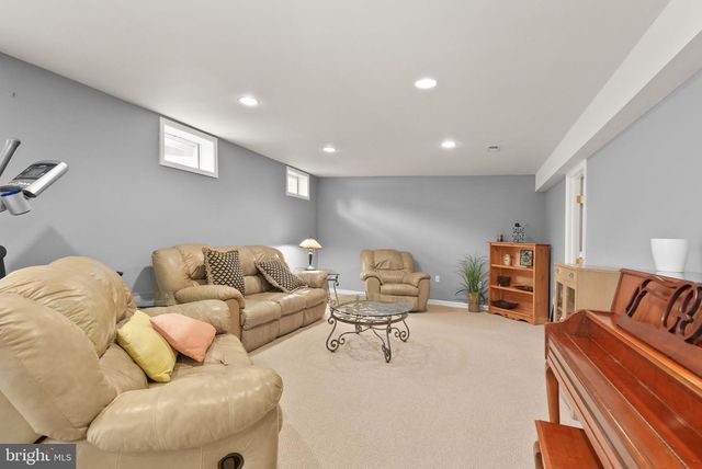 8317 MIDDLE RUDDINGS DR, Lorton, VA 22079