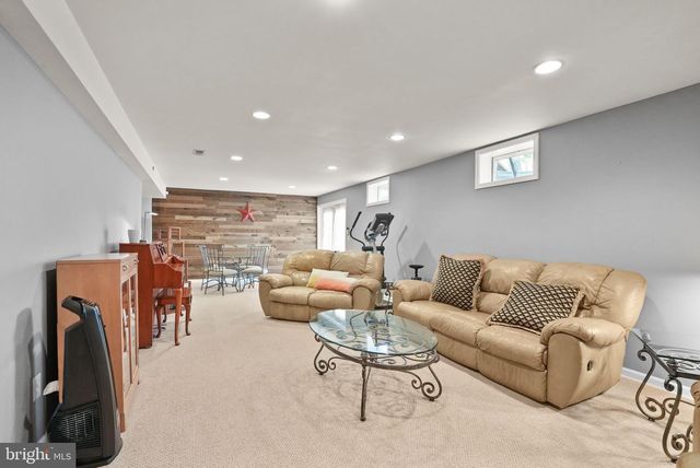 8317 MIDDLE RUDDINGS DR, Lorton, VA 22079