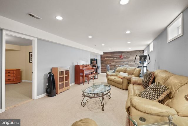 8317 MIDDLE RUDDINGS DR, Lorton, VA 22079