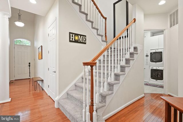 8317 MIDDLE RUDDINGS DR, Lorton, VA 22079