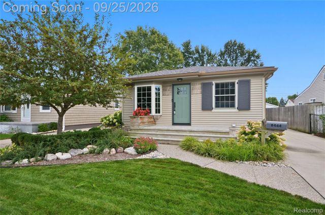 8444 Hettenberger Avenue, Warren, MI 48093